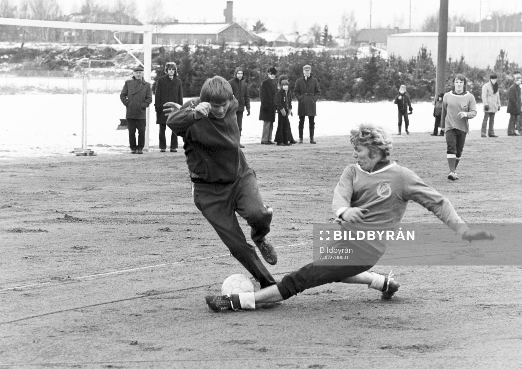 Hässleholms Jan Holmqvist stoppar en landskronaspelare