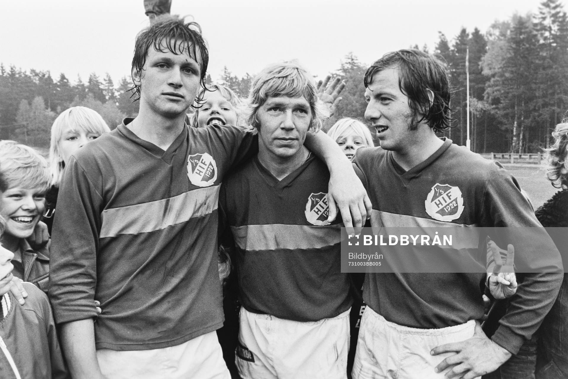Fotboll, Div 2 södra, Hässleholms IF - IFK Malmö: Nöjda hässleholmare efter matchen. Fr. v Lennart Larsson, Jan Holmqvist och Tommy Svensson.