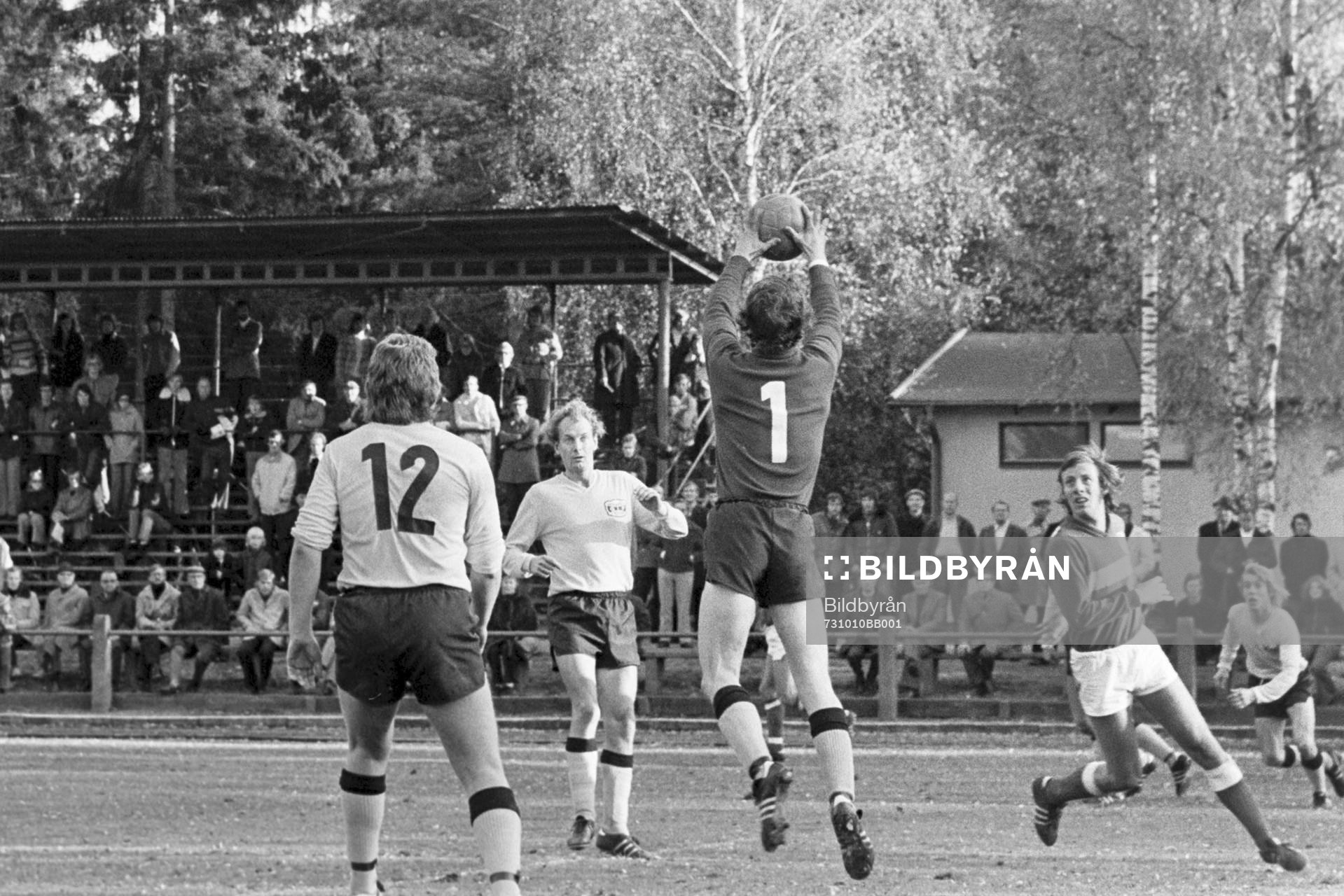 Grimsås målvakt greppar bollen