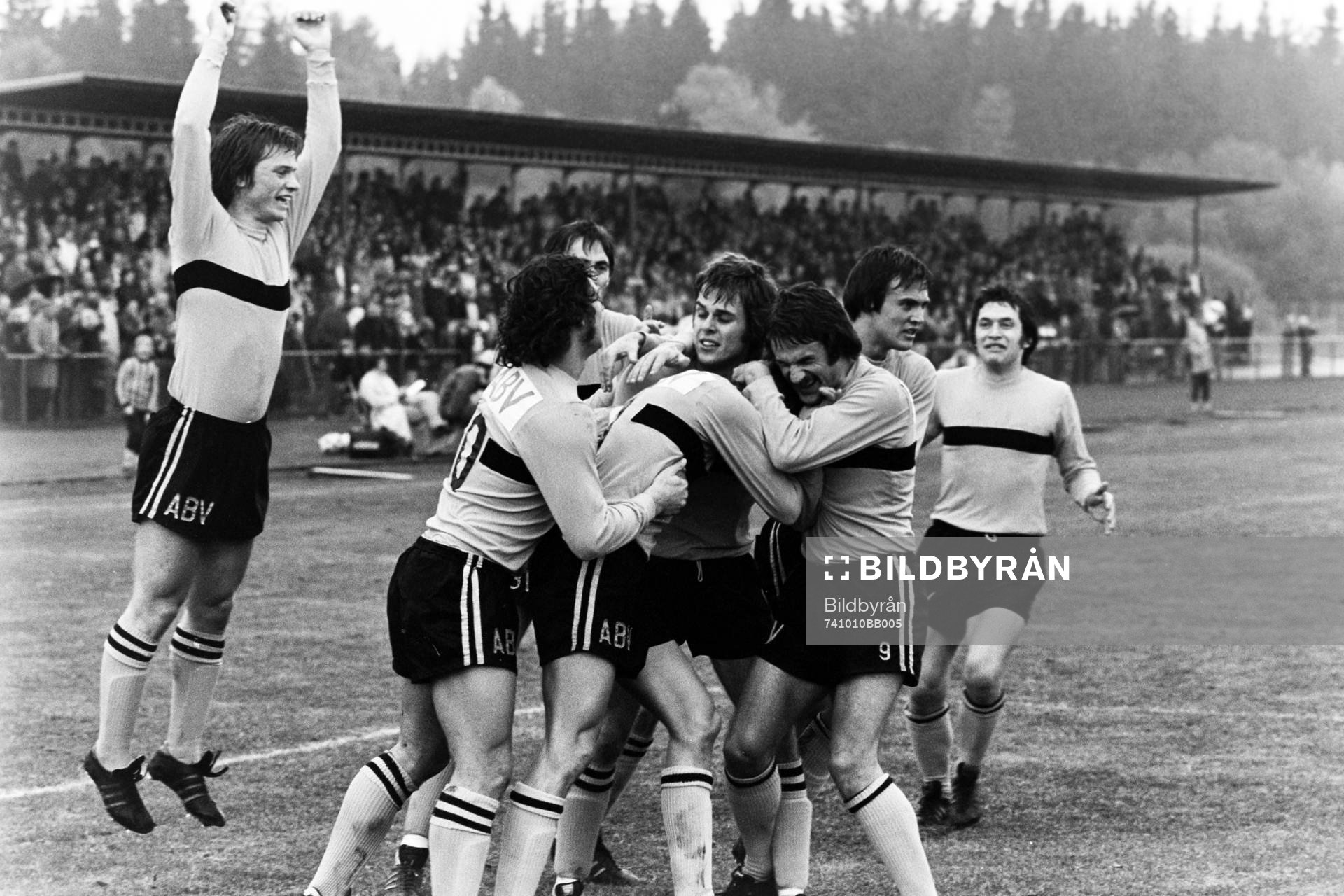 Arnold Kroon, Hässleholm gör 1-0 och jubel i Hässleholm