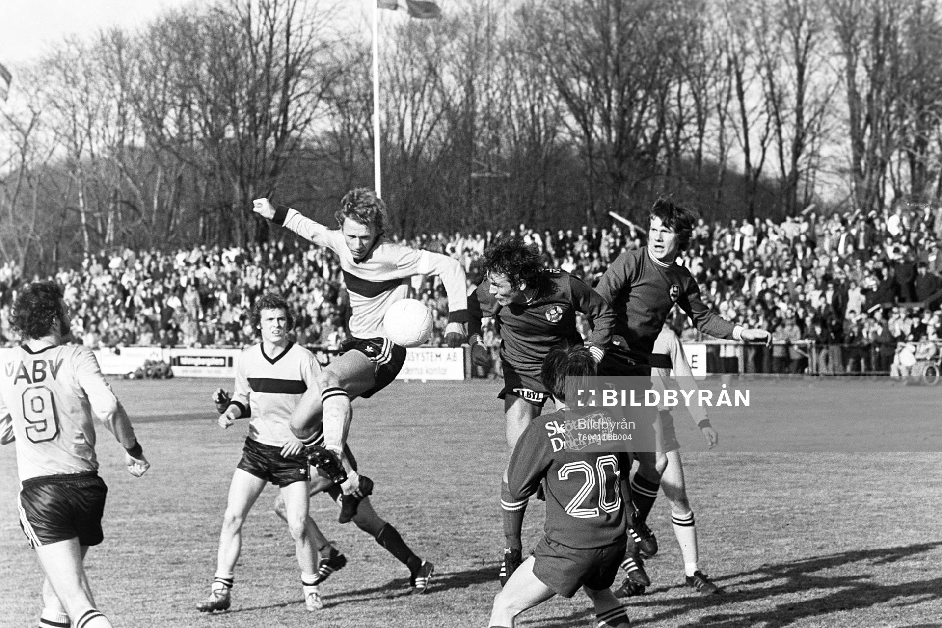 Björn Carlswärd, Hässleholm i kamp om bollen