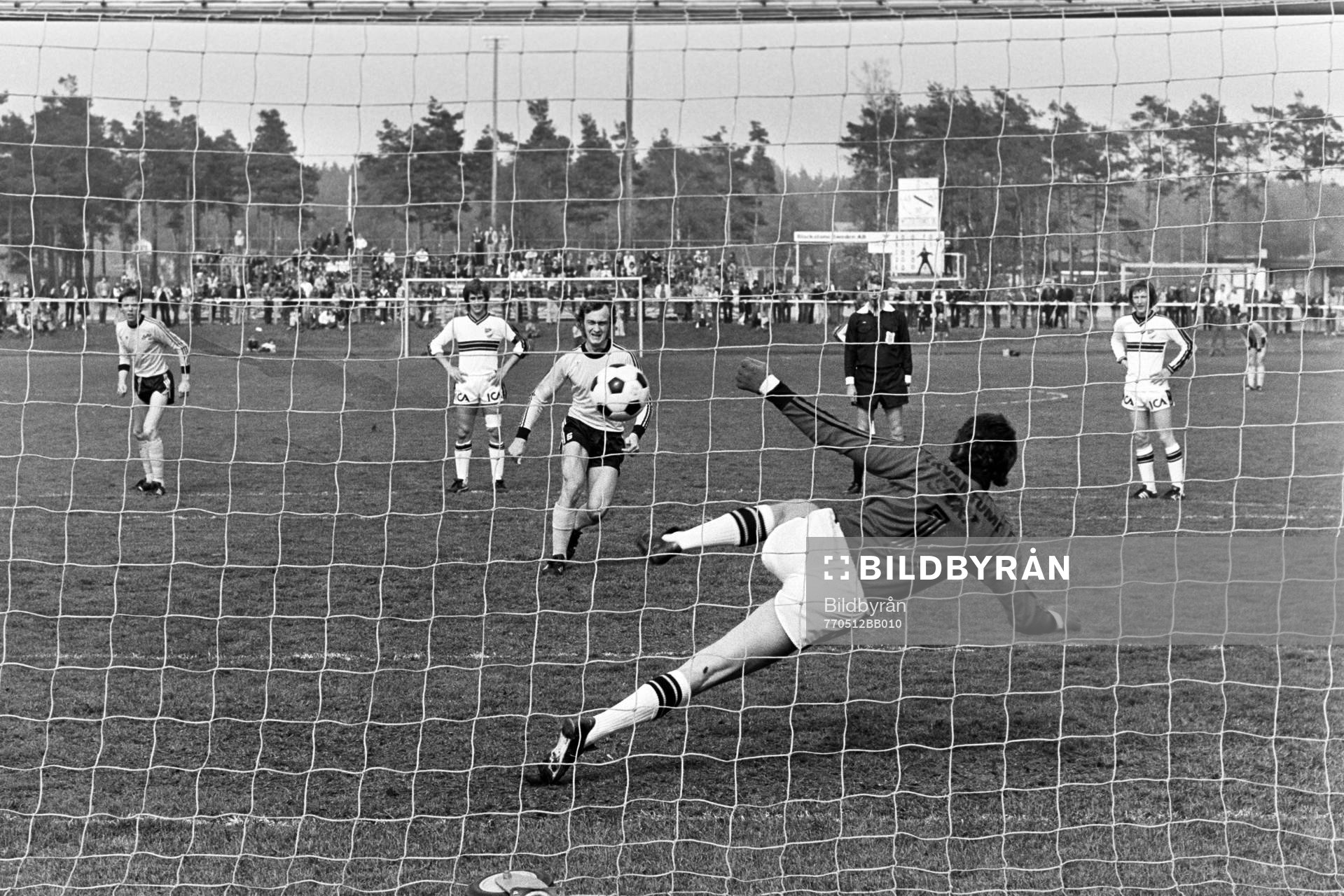 Hans Edvinsson, Mjällby gör 1-0 på en straff