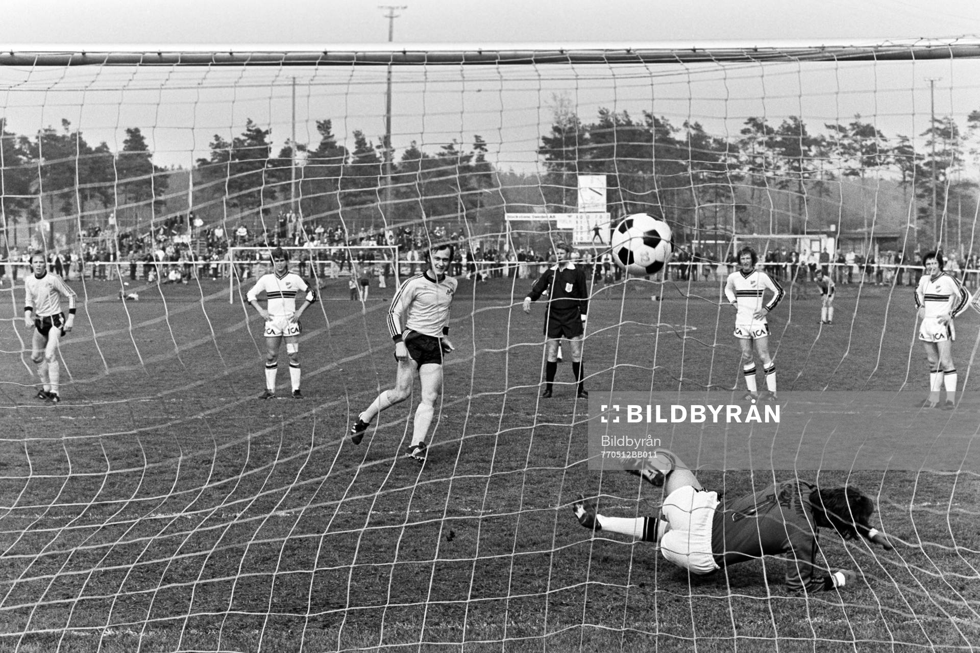 Hans Edvinsson, Mjällby gör 1-0 på en straff