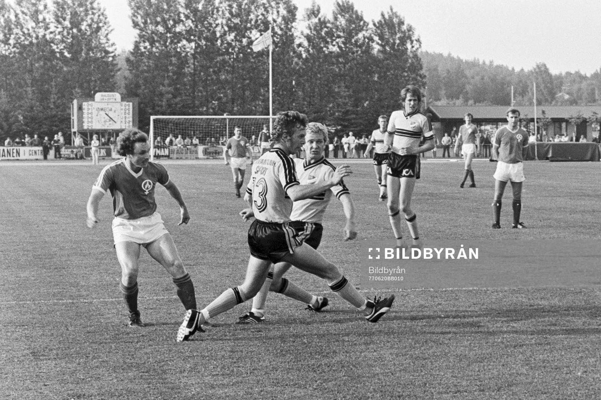 Leif Thell, Åtvidaberg utmanar hässleholms Pär Andersson