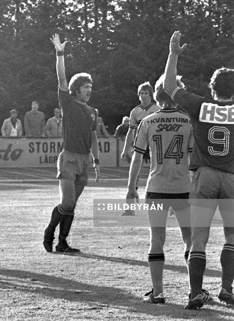 Stuart Baxter, Helsingborg har gjort mål och jublar