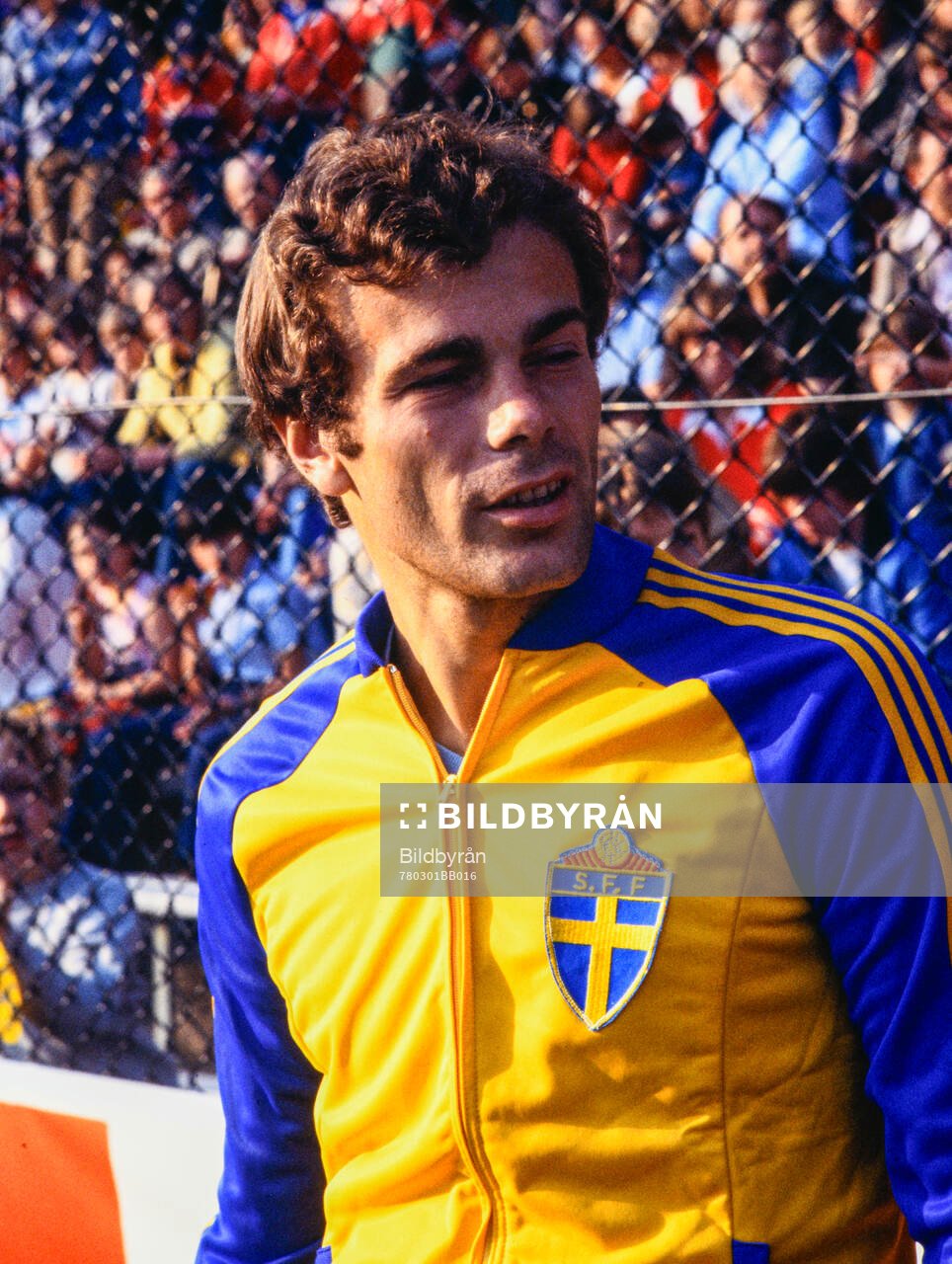 Fotboll, Träningsmatch, Sverige - Aston Villa: Sveriges Jan Möller.
