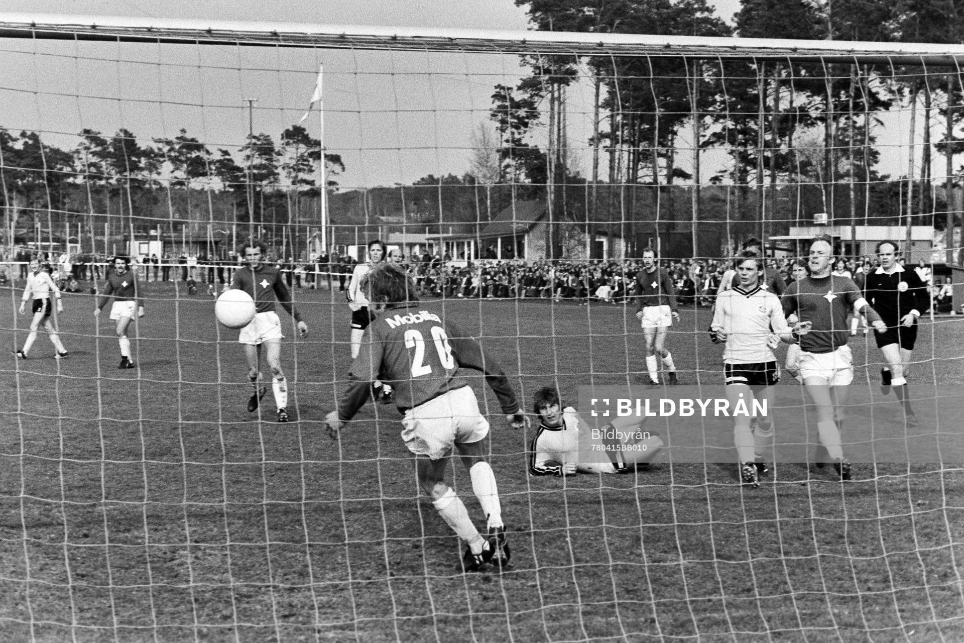 Dick Andersson, Mjällby gör 4-2 till hemmalaget
