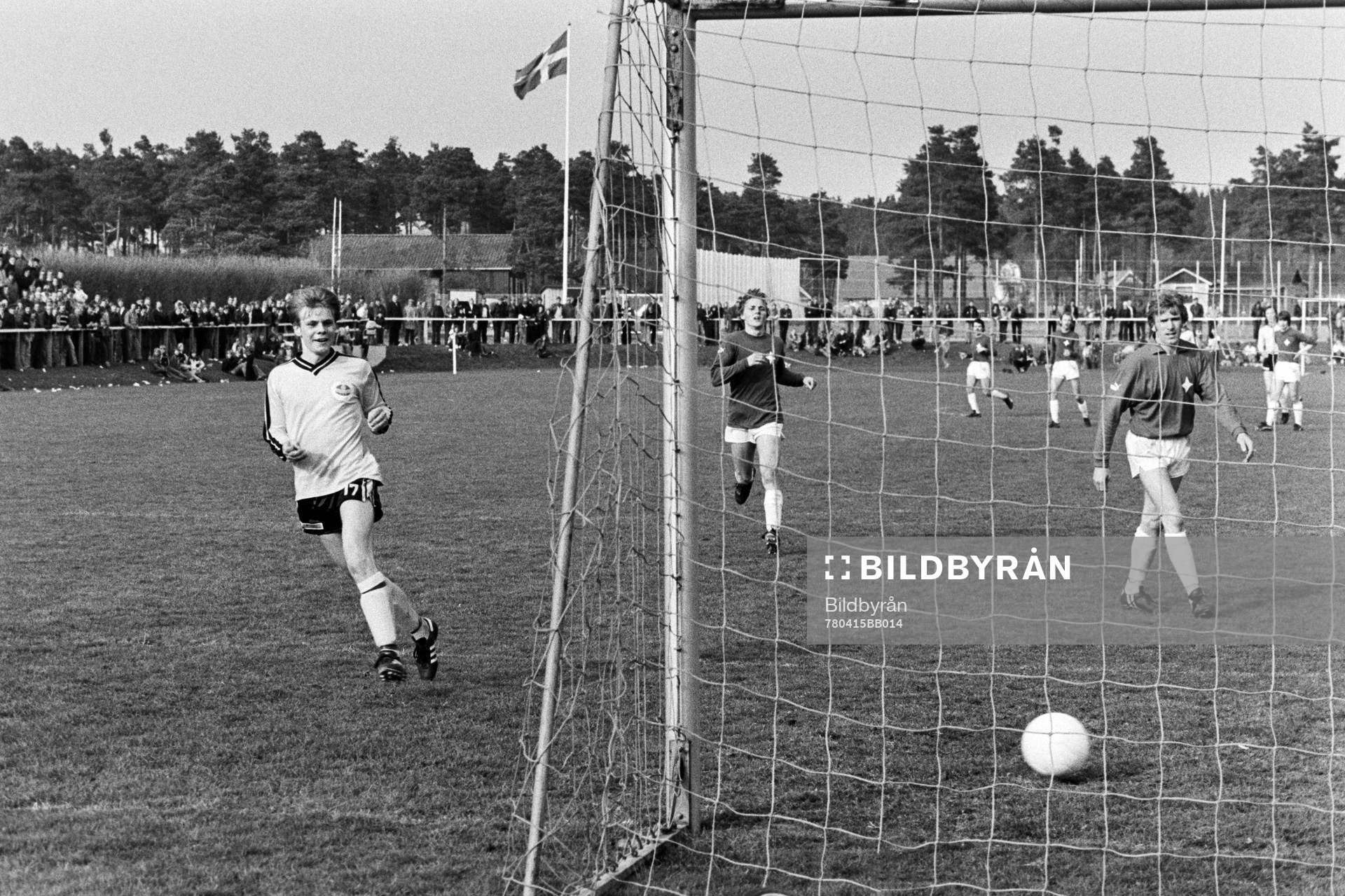 Dick Andersson, Mjällby rullar in 5-2 till hemmalaget