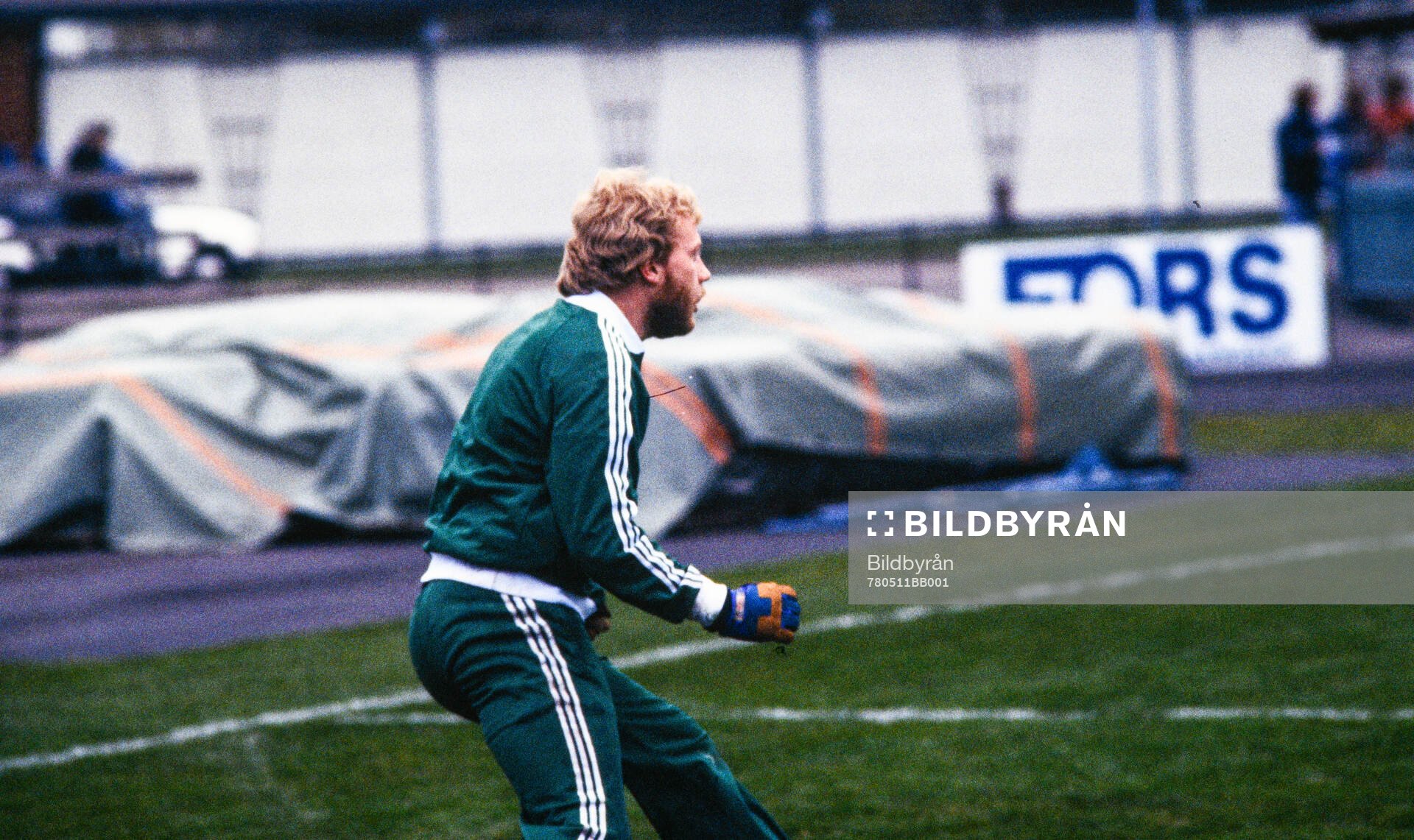 Hammarbys målvakt Gunnar Wilhelmsson vid uppvärmningen