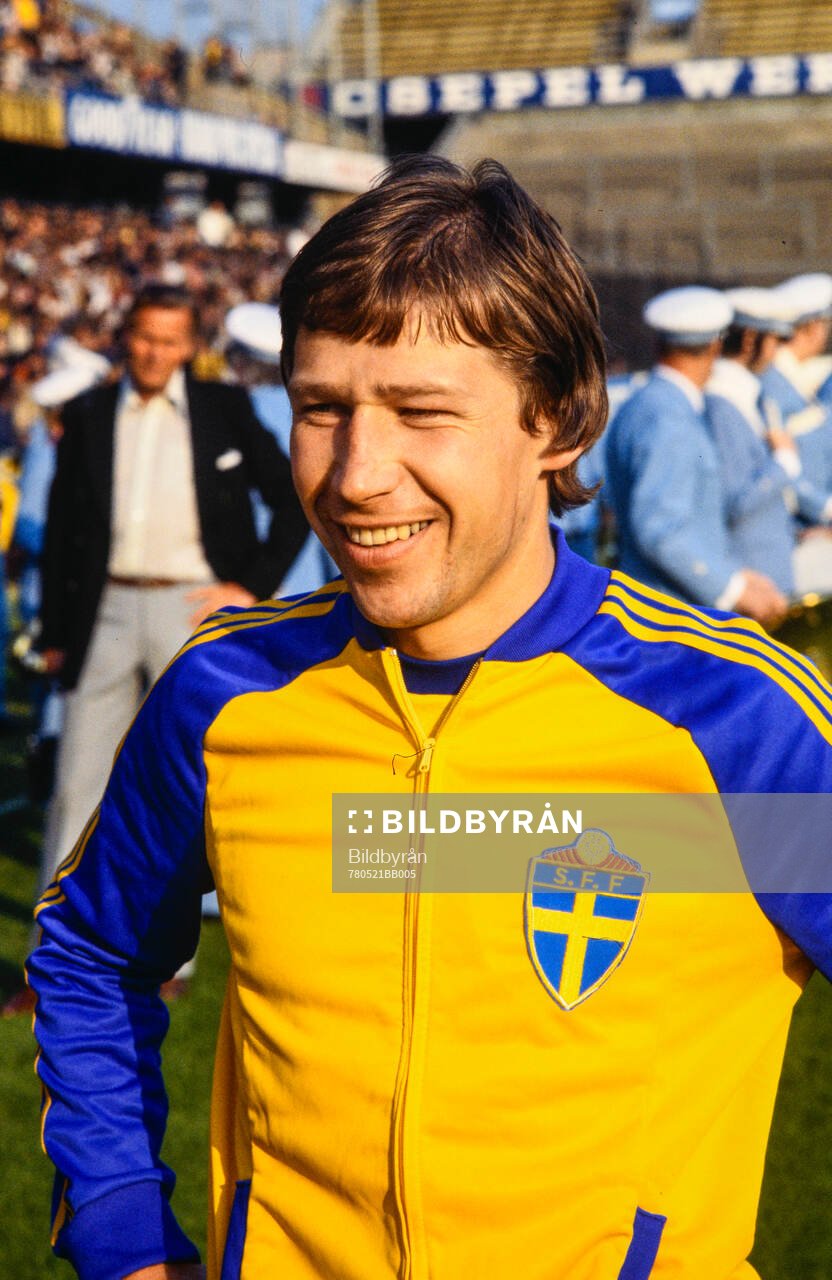 Fotboll, Träningsmatch, Sverige - Tjeckoslovakien: Sveriges Conny Torstensson.