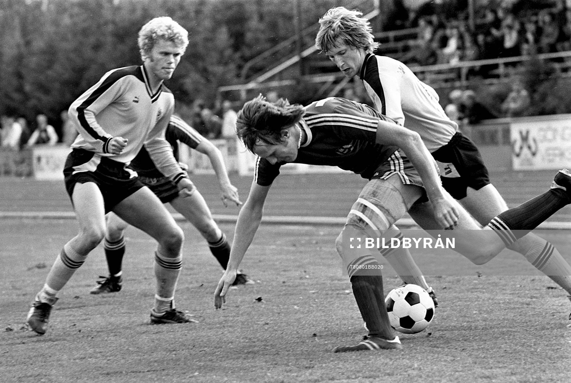 Ronny Gyllix, Hässleholm jagar bollen