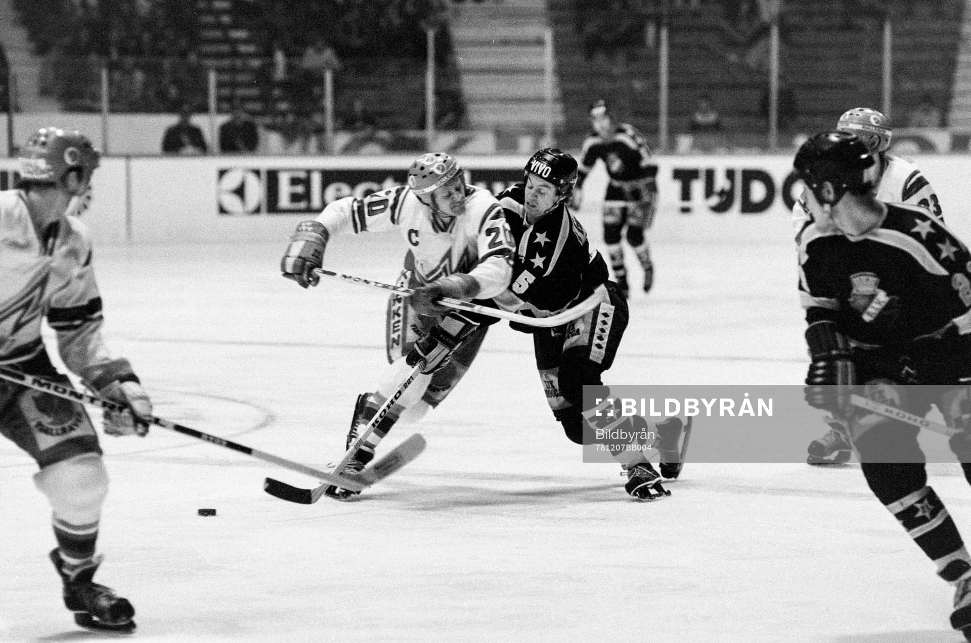 Roger Lindström, Modo och Mats Rasmusson, AIK i kamp om