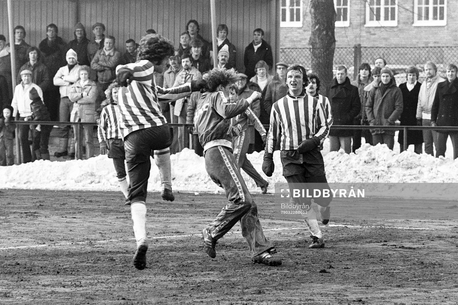 Fotboll, Malmö FF, Träningsmatch: Kamp om bollen.