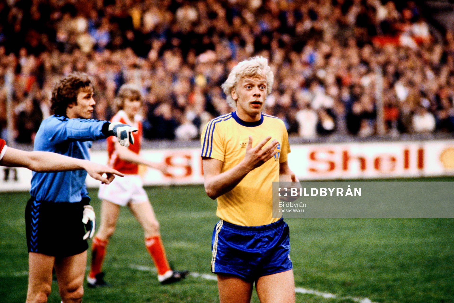  Anders Grönhagen Sverige med bollen.