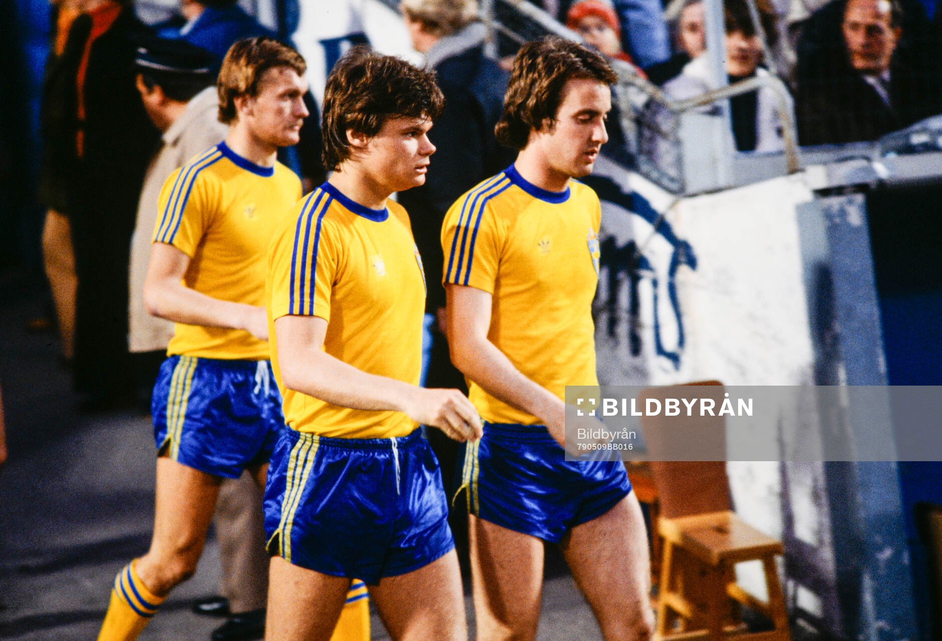 Fotboll, Träningsmatch, Danmark - Sverige 2-2: Stig Fredriksson, Peter Nilsson och Mats Nordgren innan matchen.