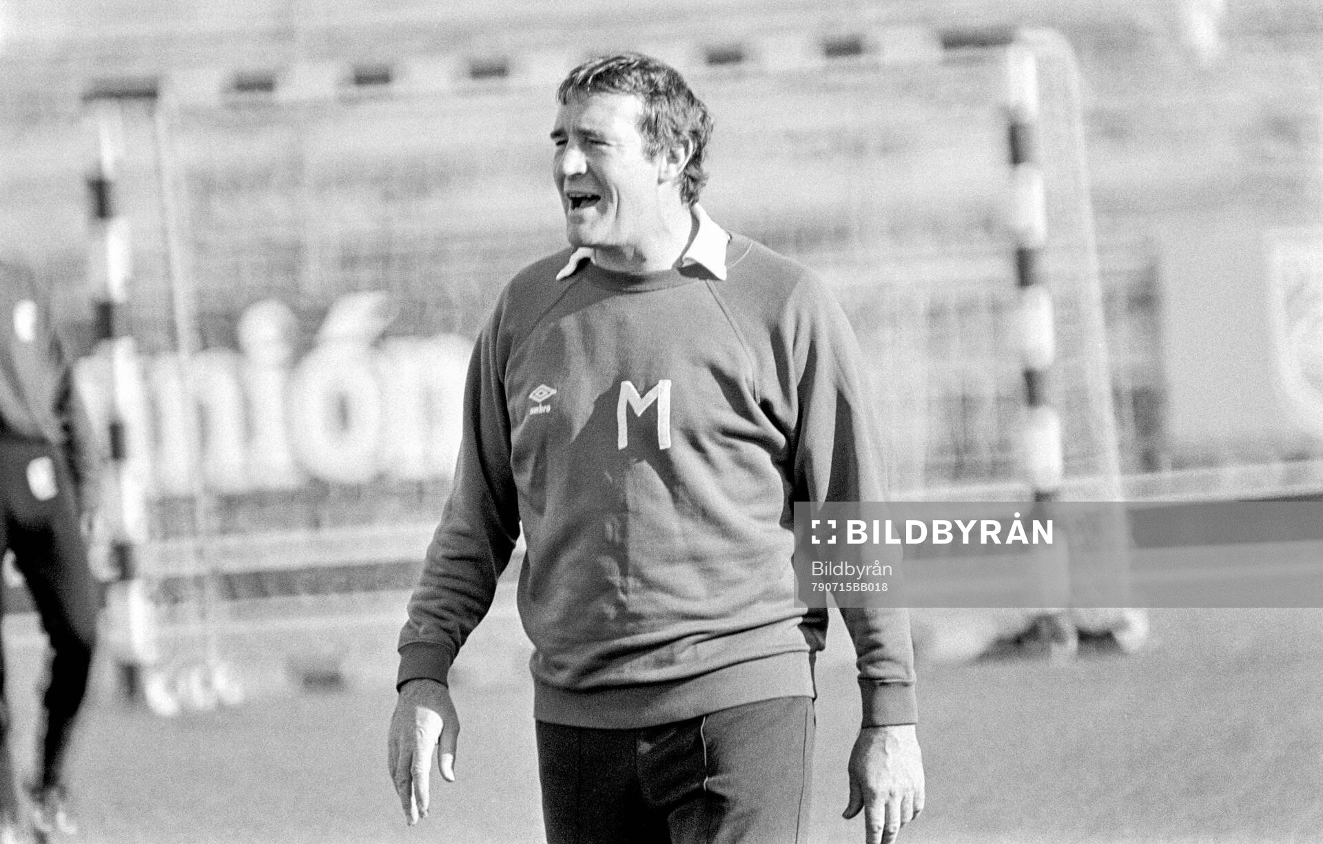 Manager Malcolm Allison at training