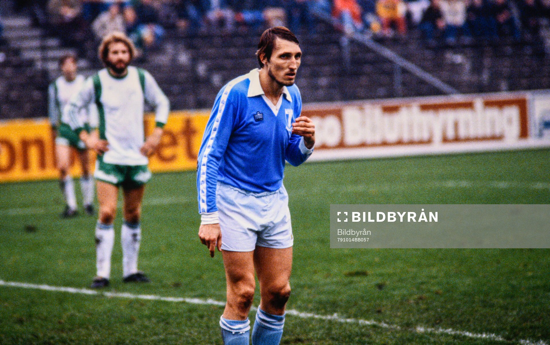 Fotboll, Allsvenskan, Hammarby - Malmö FF:  Malmös Anders Puskas Ljungberg, Hammarbys Mats Werner.