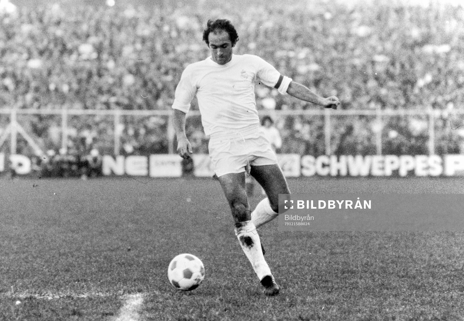 Real Madrid captain Pirri (Jose Martinez Sanchez)
