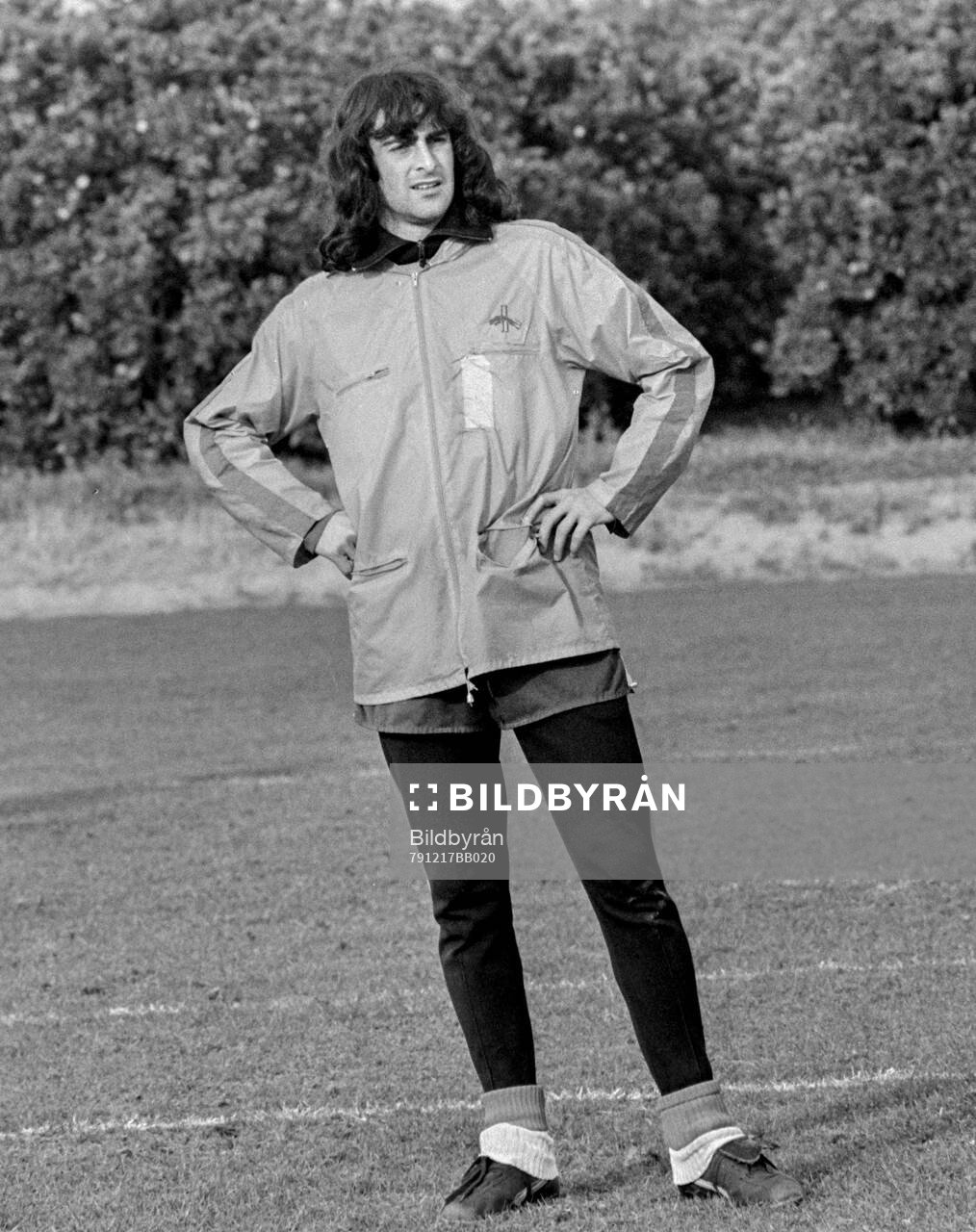Mario Kempes at training
