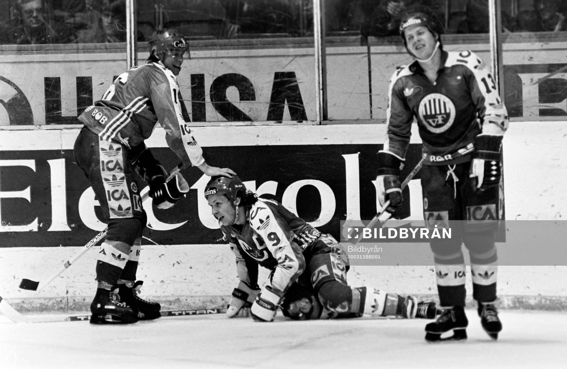 Anders Broström, Västra Frölunda på knä