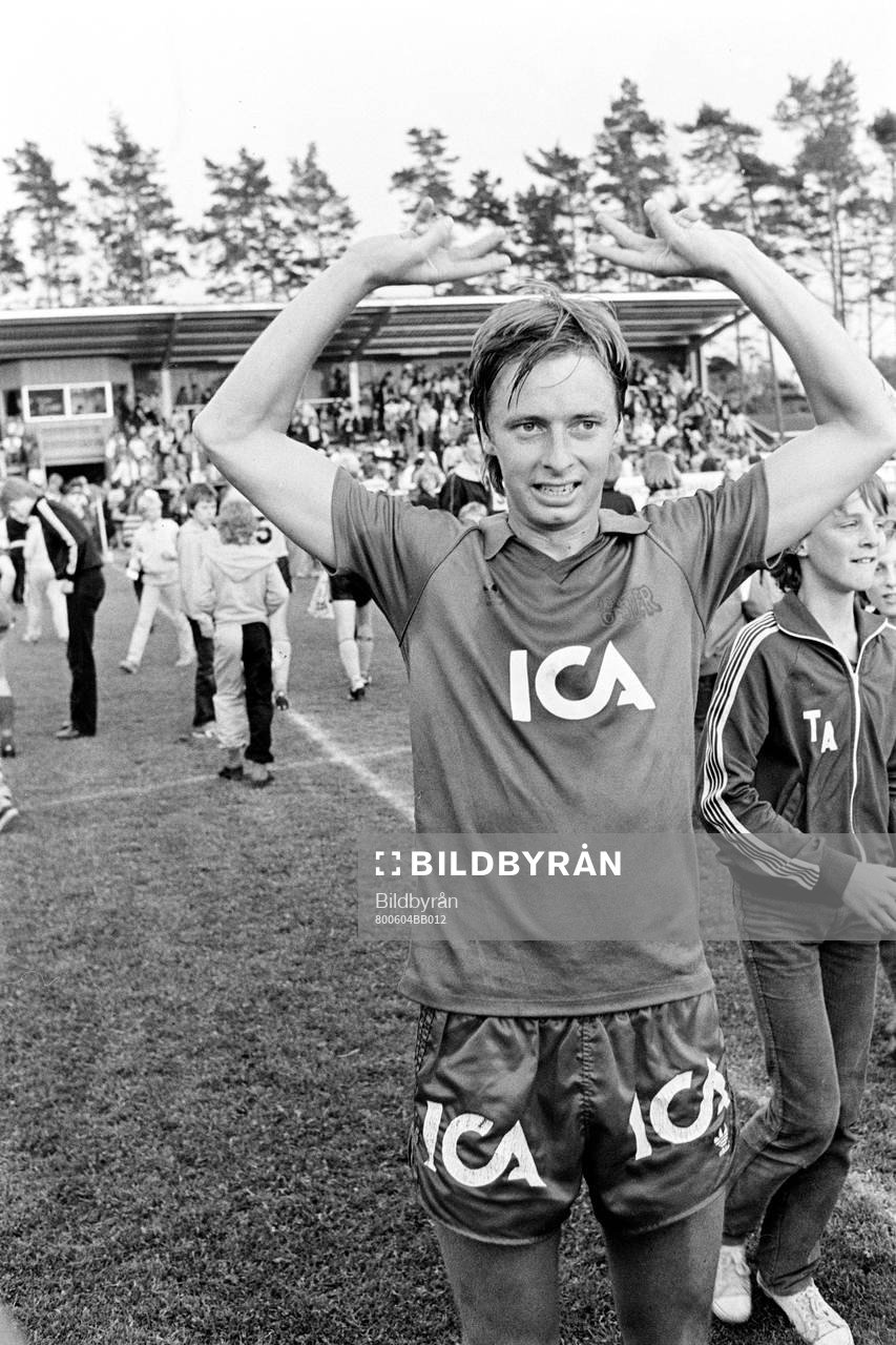 Östers matchvinnare Thomas Nyman jublar