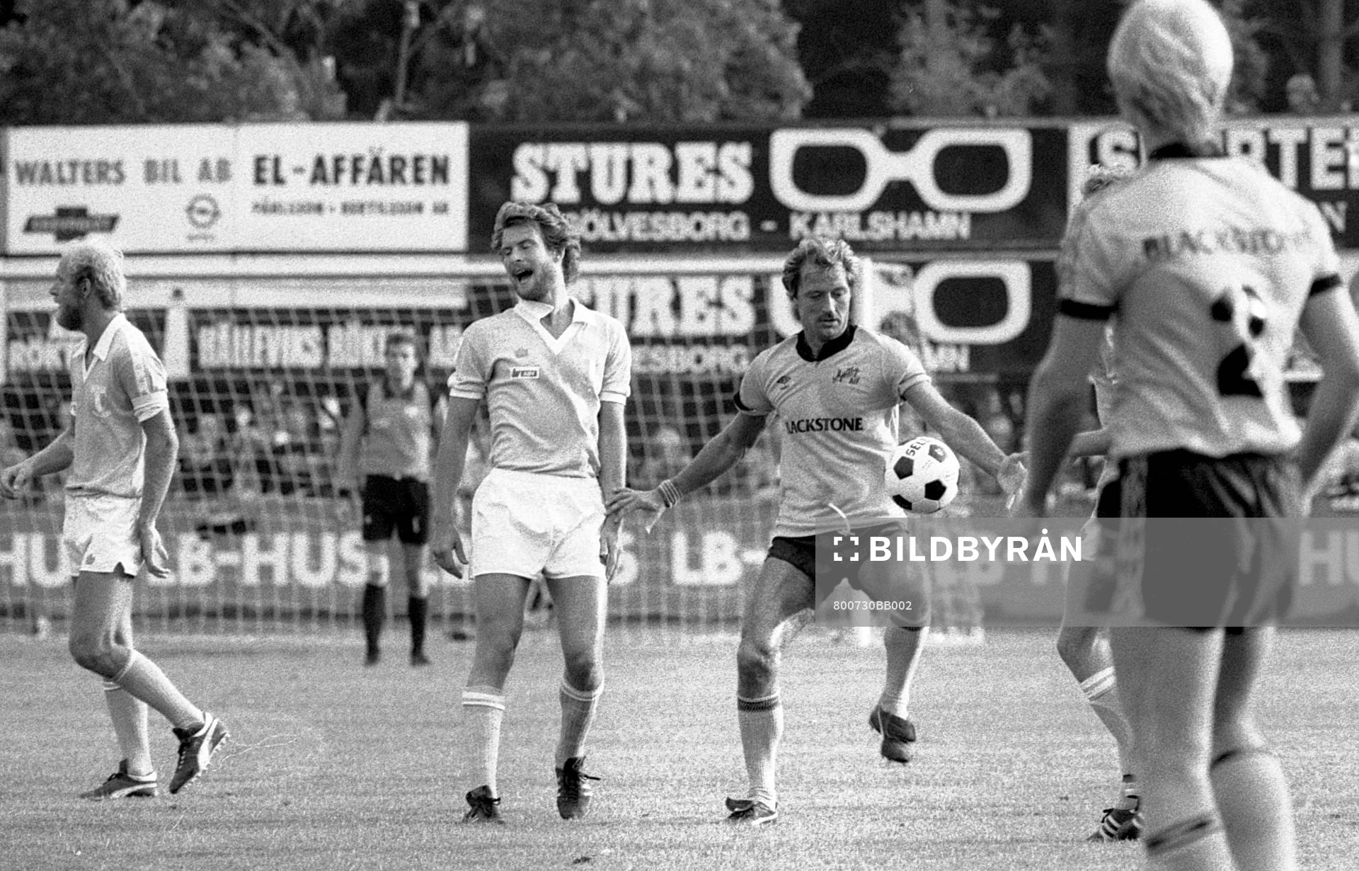 Frank Worthington, Mjällby med bollen, Kent Jönsson,