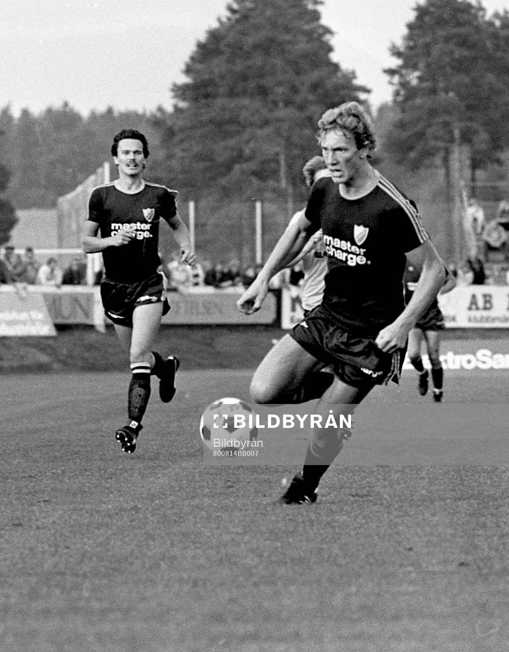 Björn Jansson, Djurgården med bollen, i bakgrunden Håkan