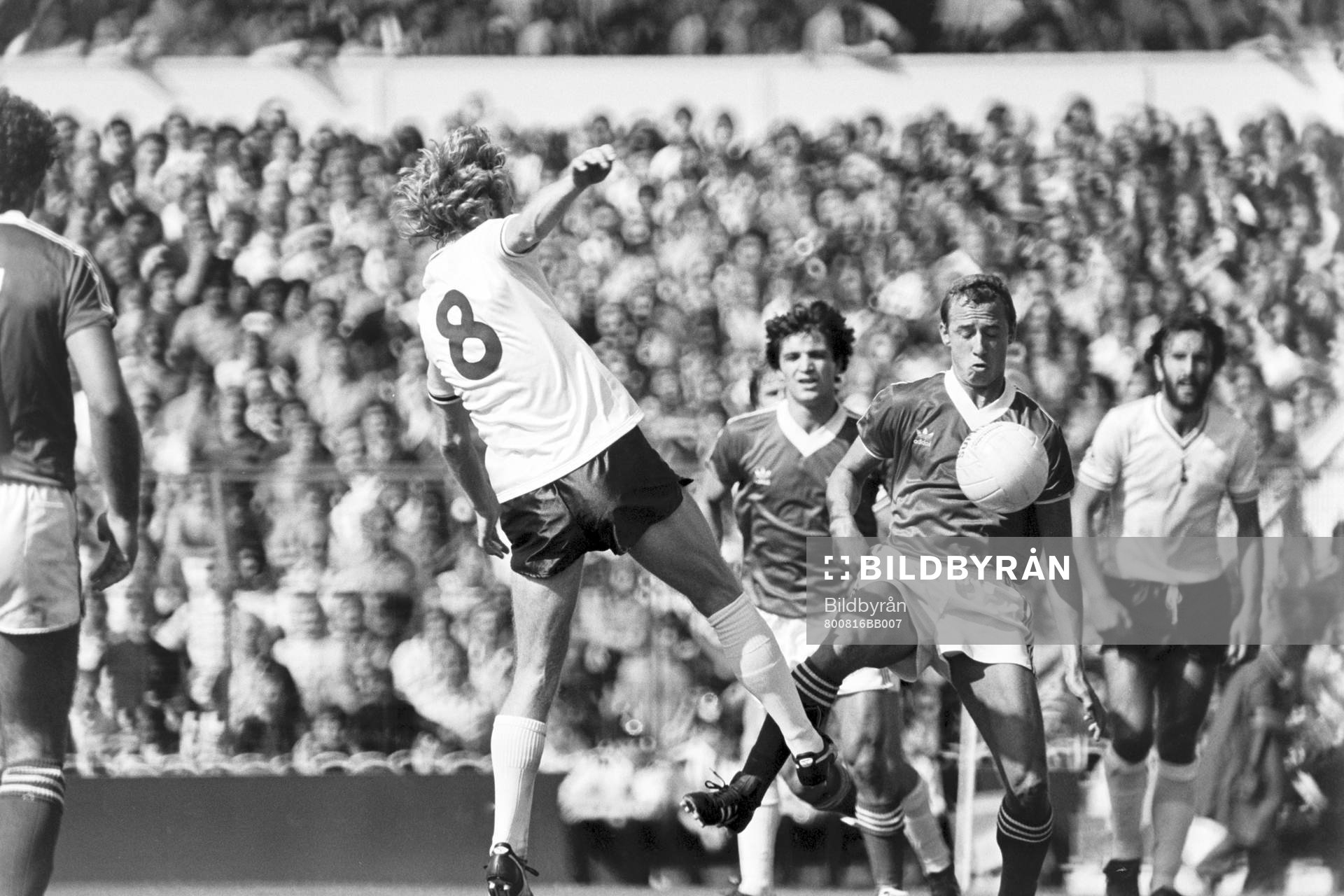 John McGovern, Nottingham med bollen