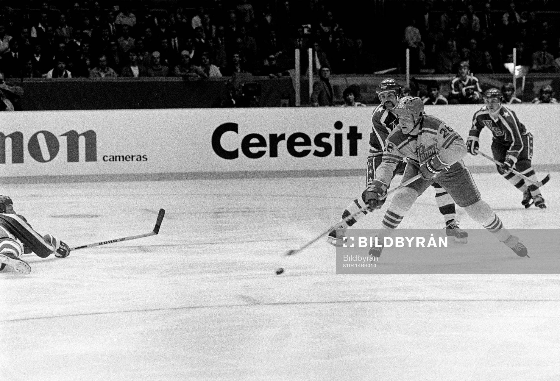 Göran Lindblom med pucken