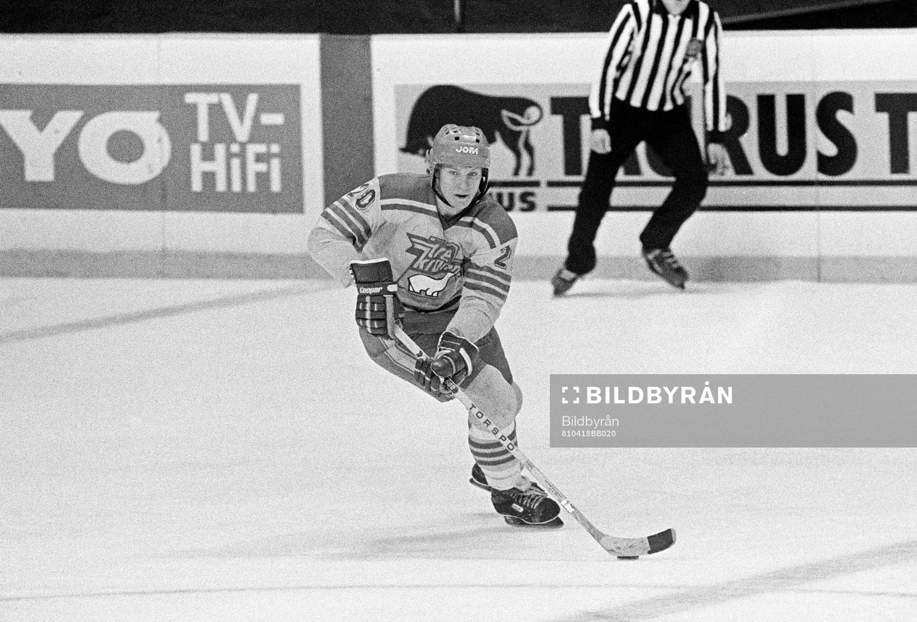 Thomas Steen med pucken