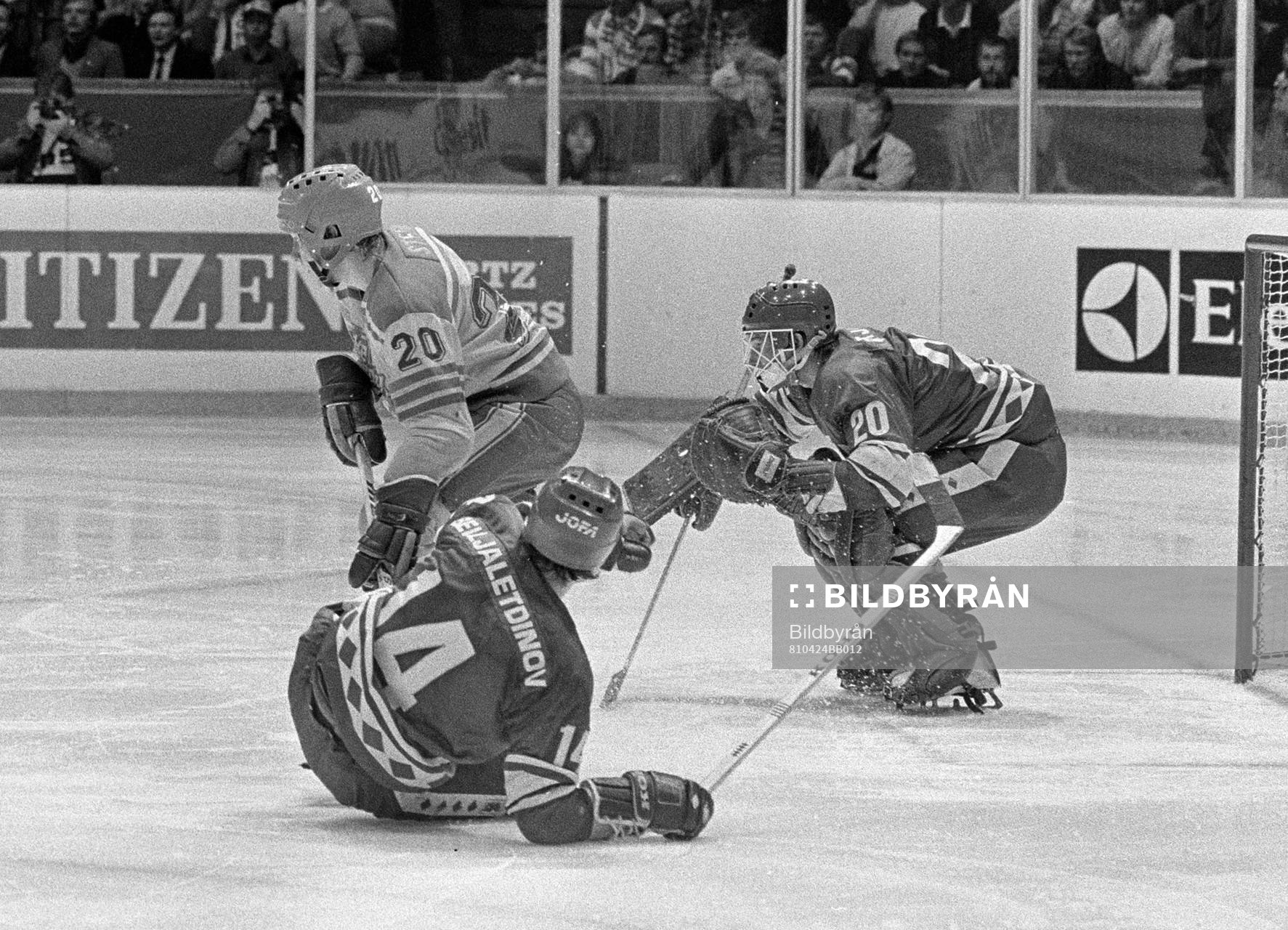 Thomas Steen skymmer Vladislav Tretiak, målvakt i Sovjet