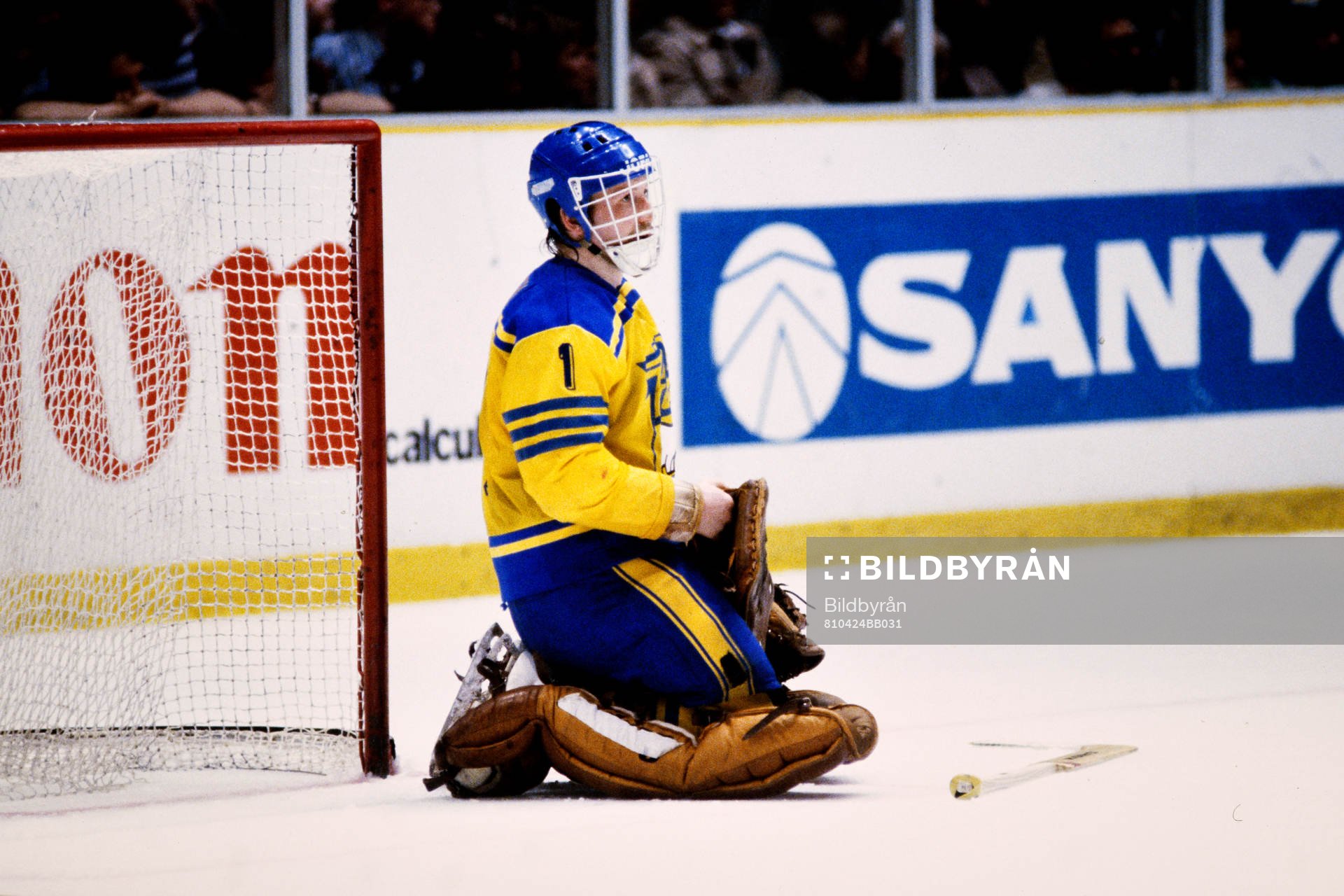 Sveriges målvakt Pekka Lindmark deppar