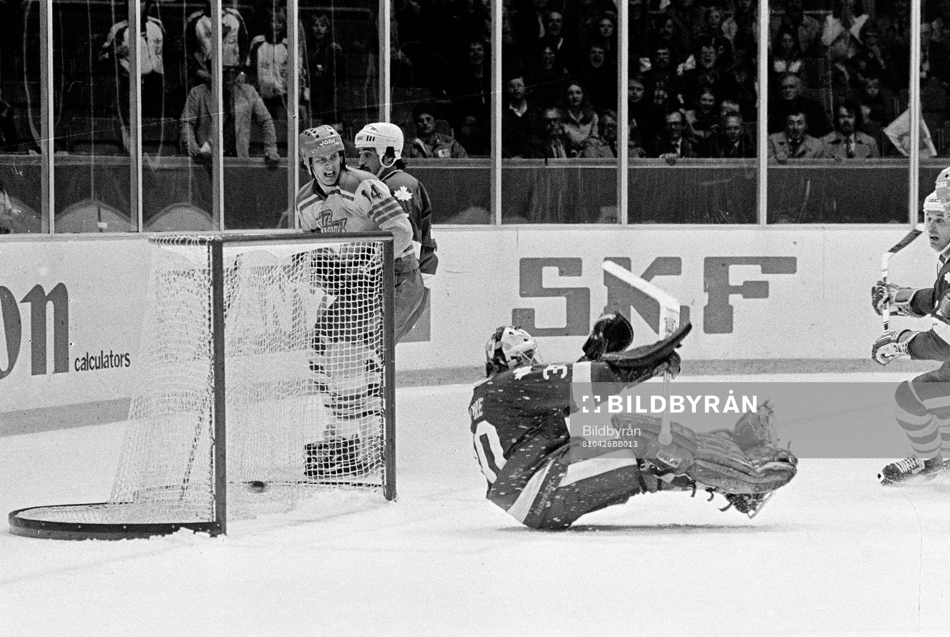 Roland Stoltz bakom Philippe Myre, målvakt i Kanada