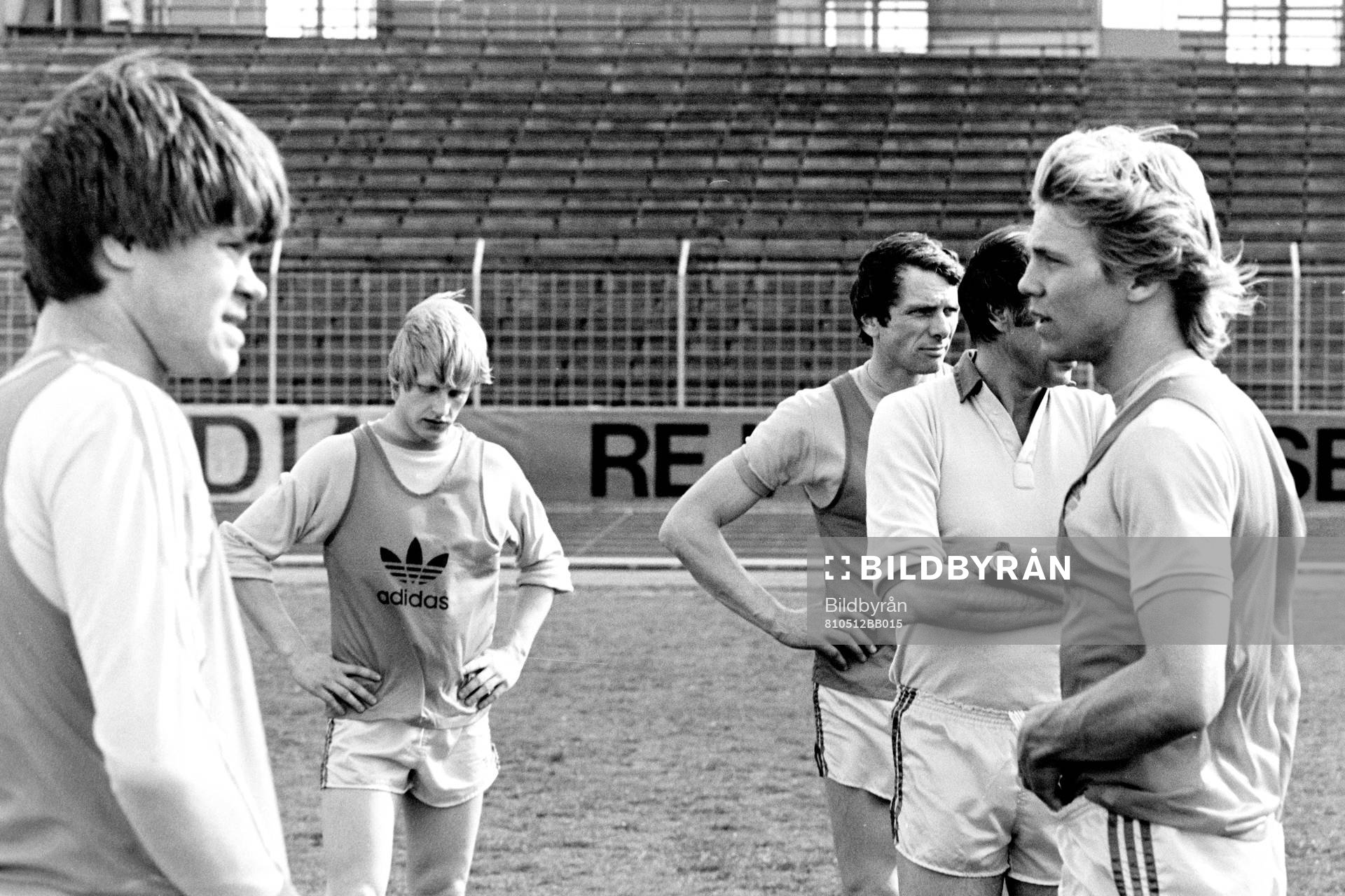 Fotboll, Sverige, Träning: Thomas Nilsson, Tony Persson, Bo Börjesson, Thomas Sunesson under träningen.