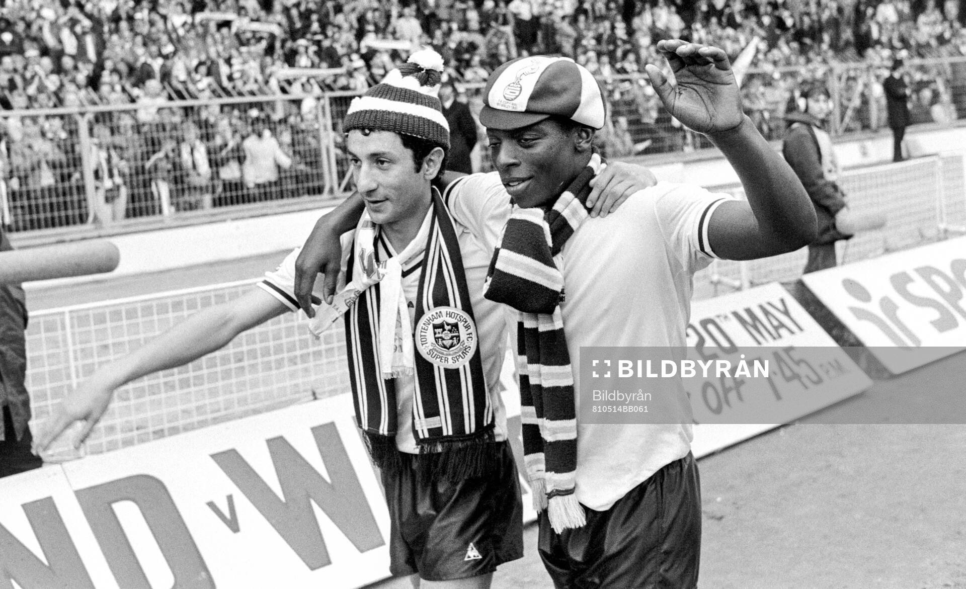 Fotboll, FA Cup, Final, Replay, Tottenham - Manchester City 3-2: Tottenhams Osvaldo Ardiles and Garth Crooks celebrate.   