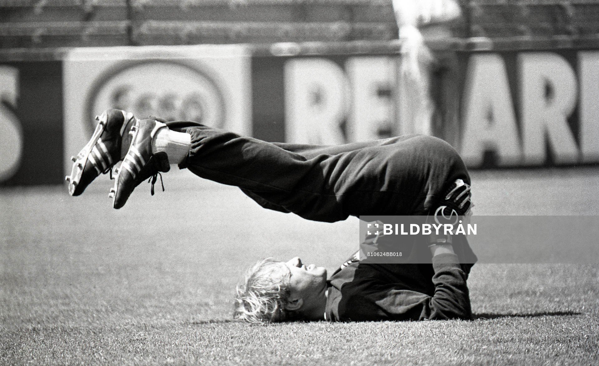 Thomas Ravelli, målvakt. Stretch