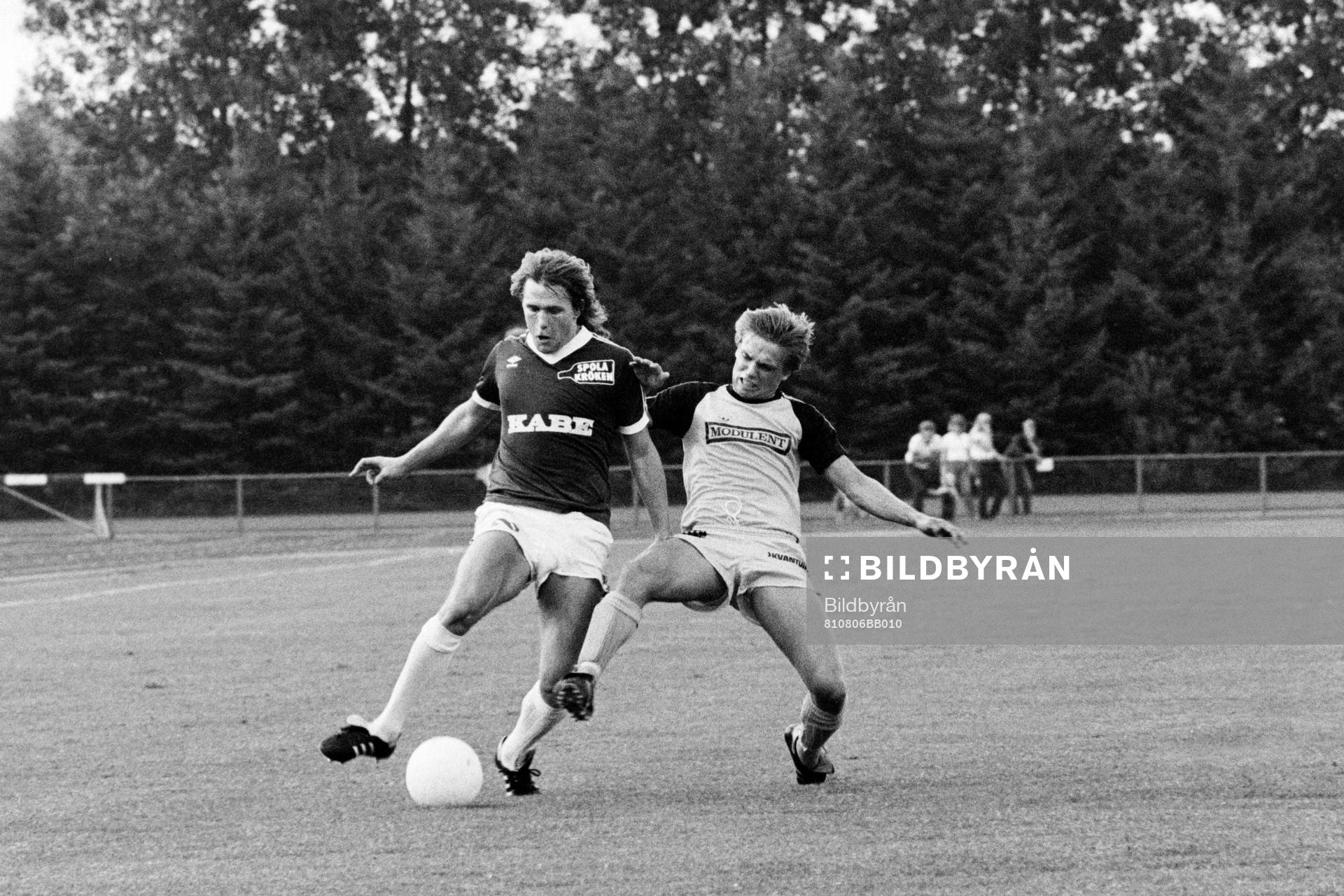 Hässleholms Bo Eriksson med en glidtackling