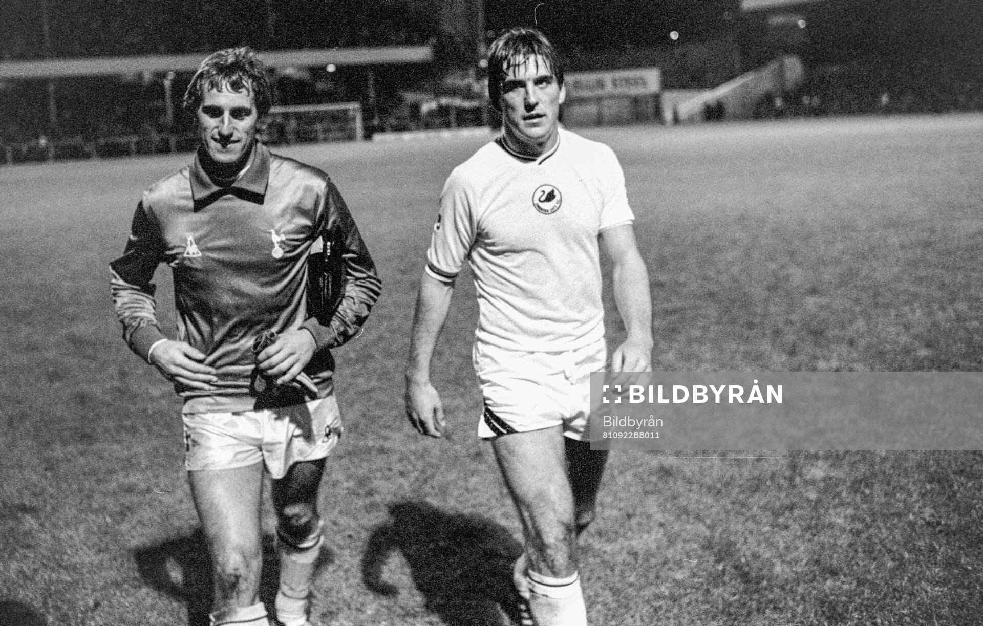 Swansea - Tottenham: Tottenhams Ray Clemence and Swanseas