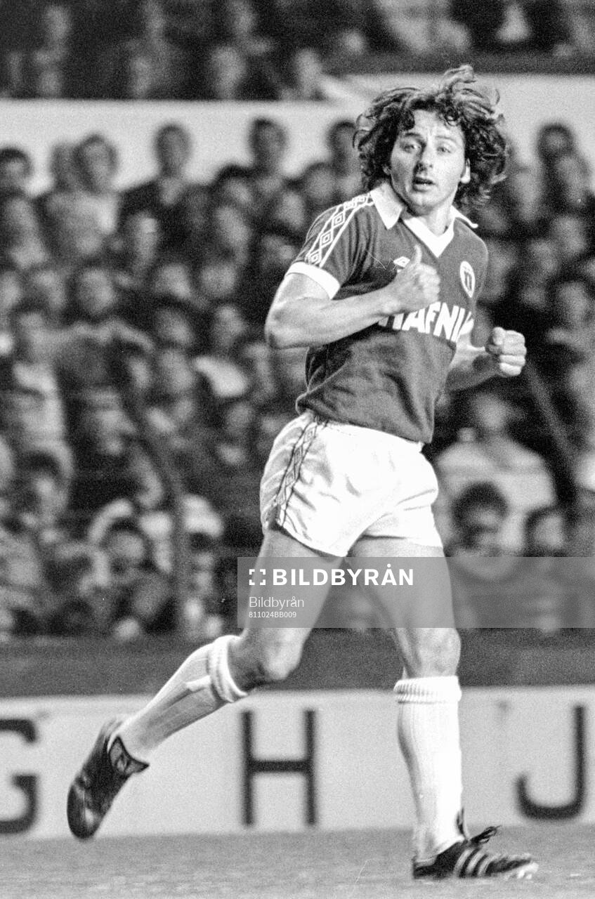 Everton - Notts County: Evertons Mickey Thomas