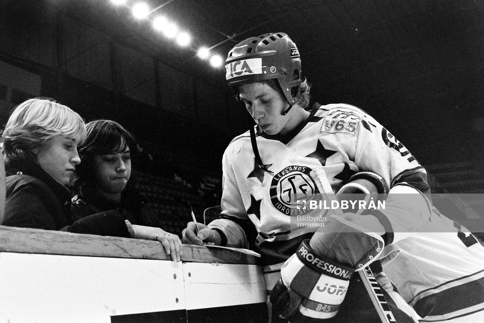 Jonas Bergqvist, Leksand skriver autografer