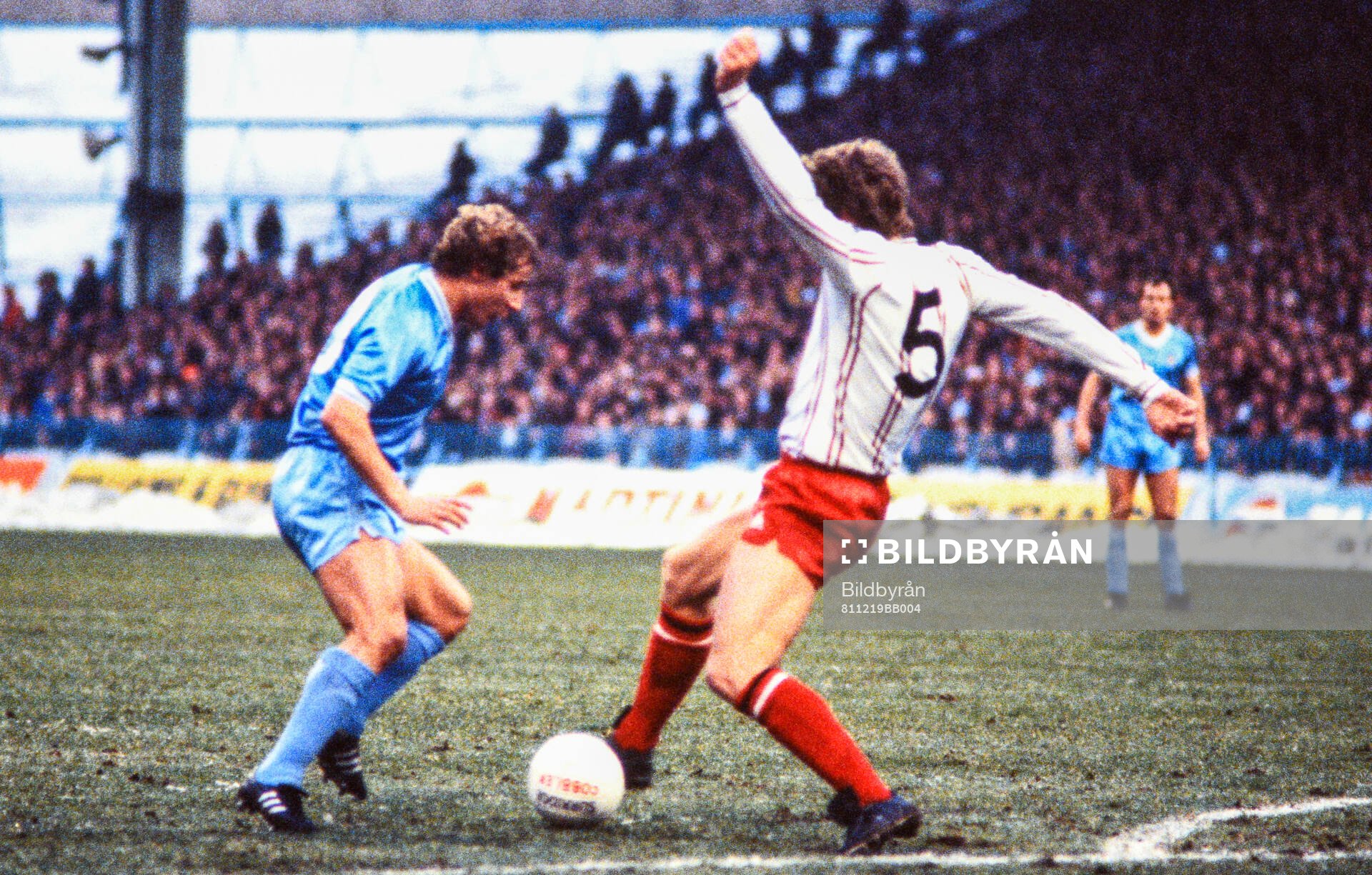 Footboll, English Division One, Manchester City - Sunderland: Manchester Citys Asa Hartford.
