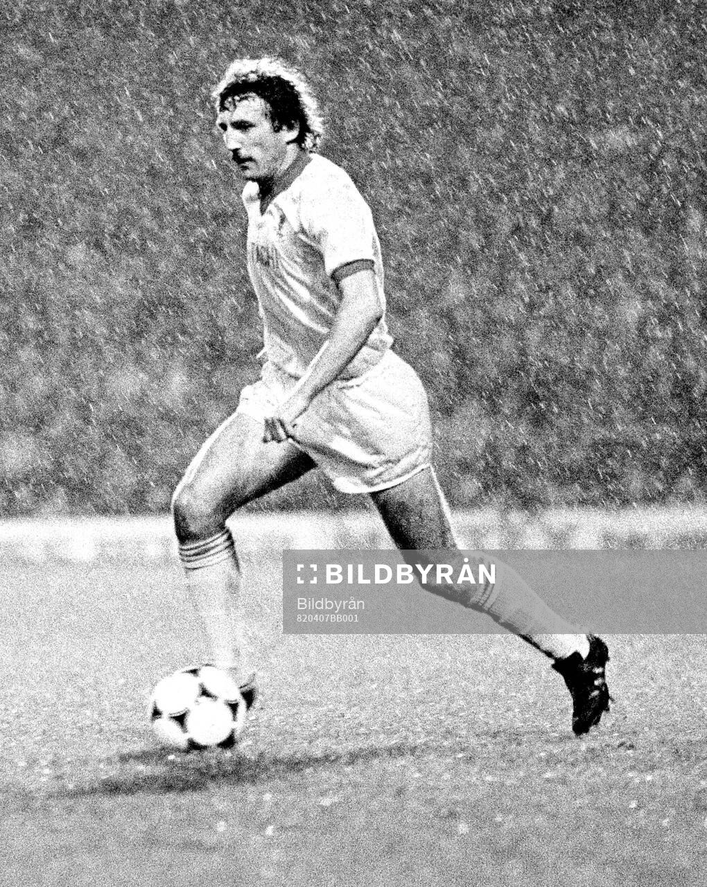 Football, English Division One, Manchester United - Liverpool: Liverpools Alan Kennedy.