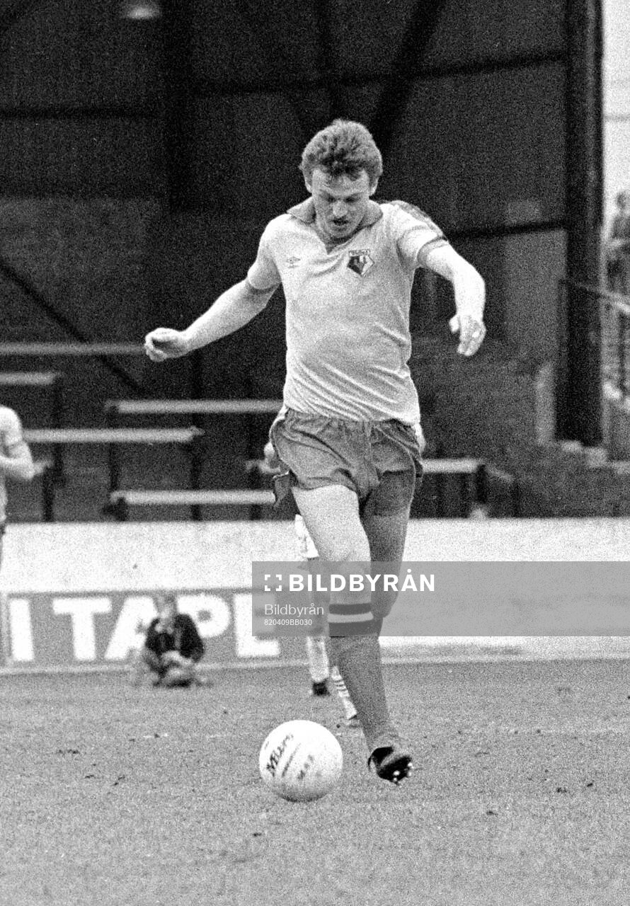 Football, Division Two, England, Watford - Crystal Palace: Watfords Ian Bolton.