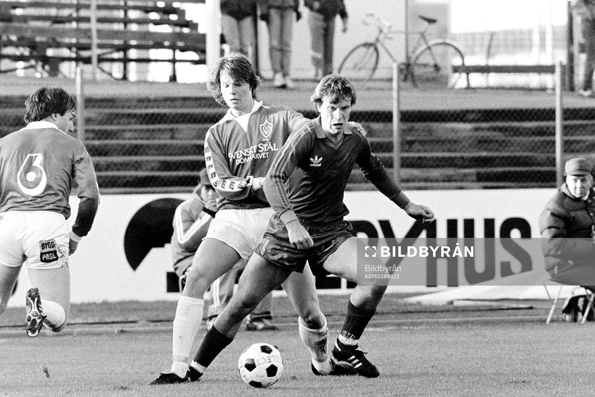 Östers tremålsskytt Peter Truedsson med bollen