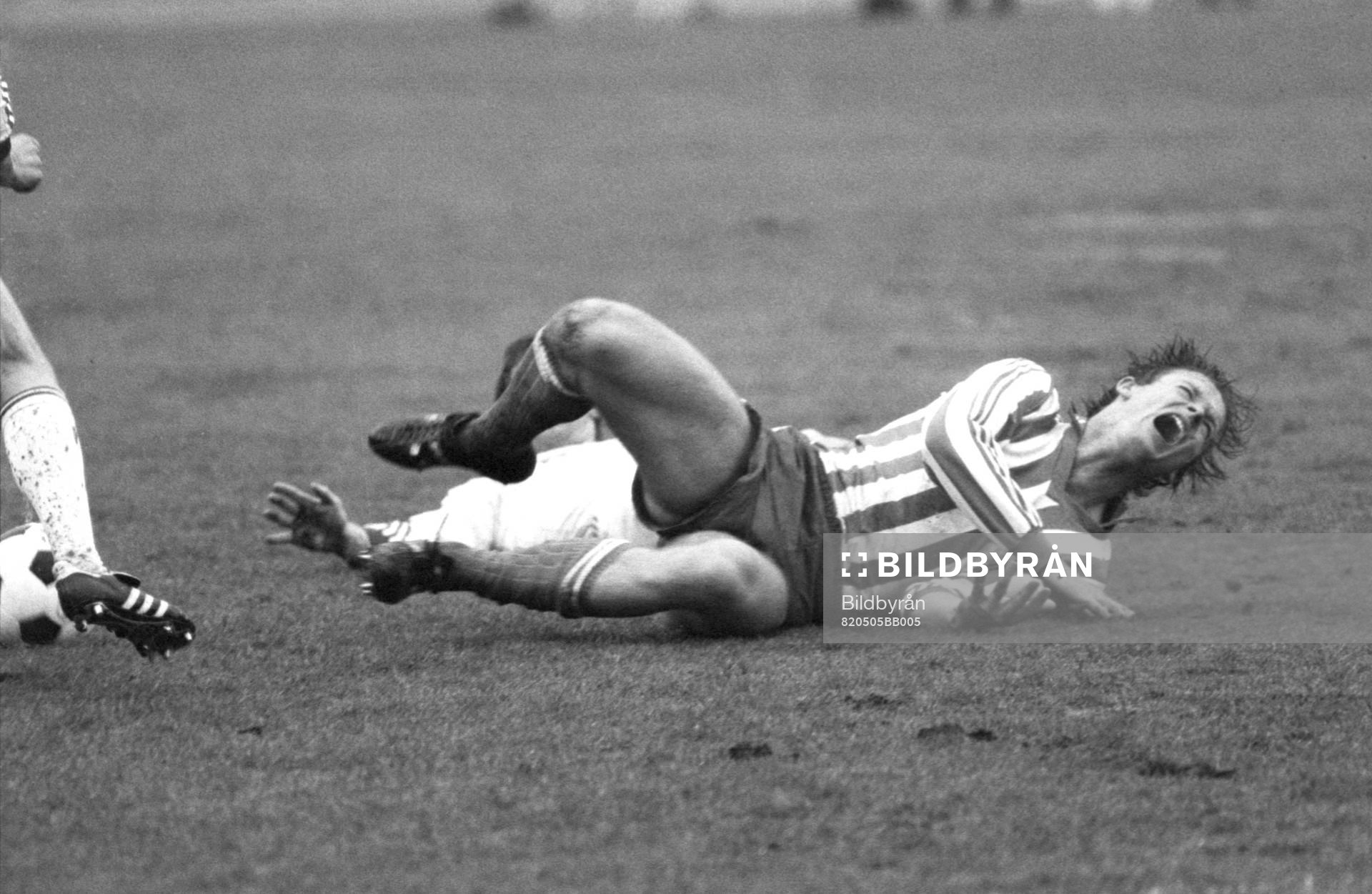 Torbjörn Nilsson, IFK Göteborg skriker när han fälls.