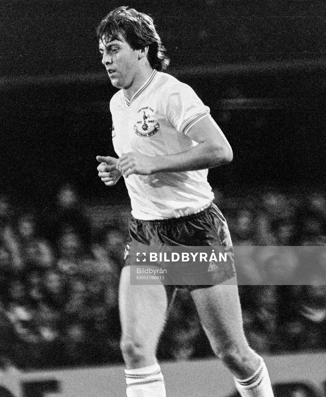 Football, Division One, England 1981-1982: Ipswich - Tottenham: Tottenhams Gary Mabbutt.