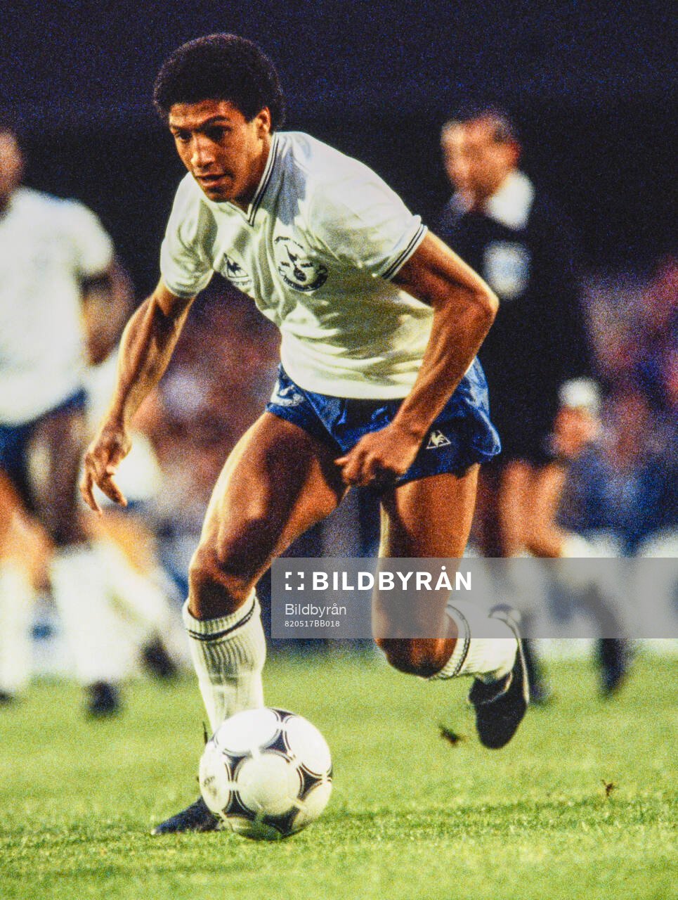 Football, Division One, England 1981-1982: Ipswich - Tottenham: Tottenhams Chris Hughton.