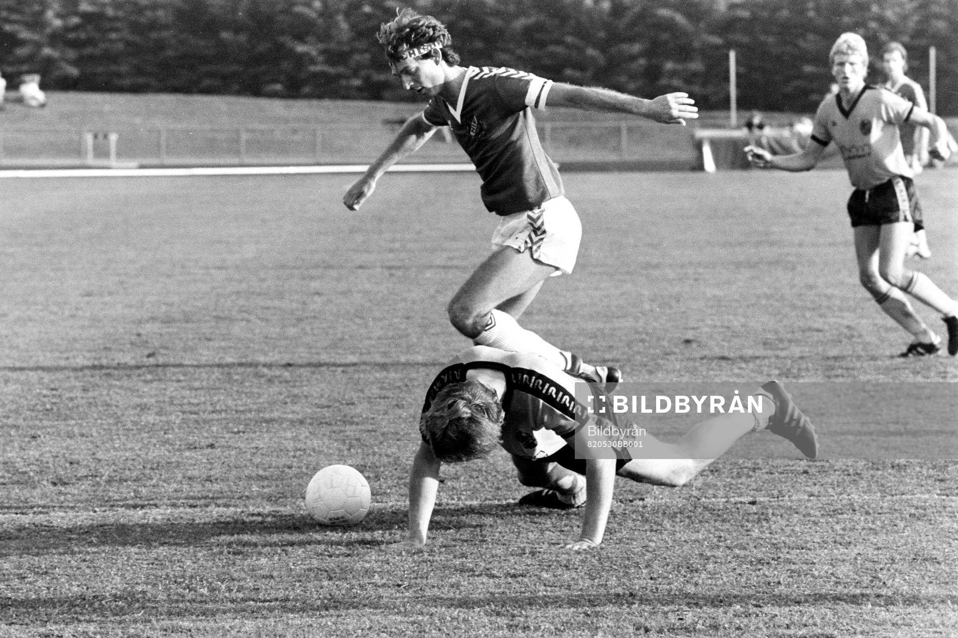 Fotboll, Div 3 Skåne, Hässleholm IF - Kirseberg, 1-1: Anders Jönsson, Hässleholm med bollen.