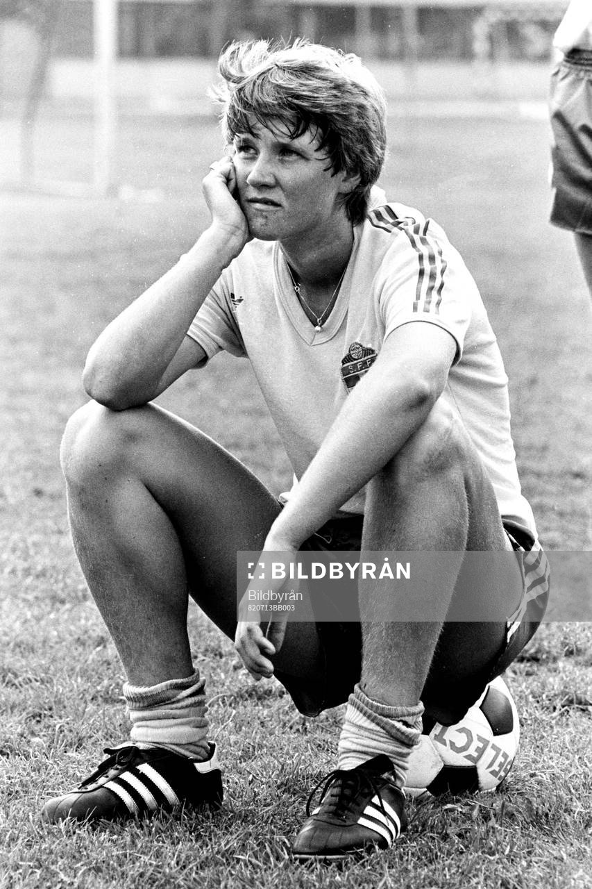 Pia Sundhage, Sverige