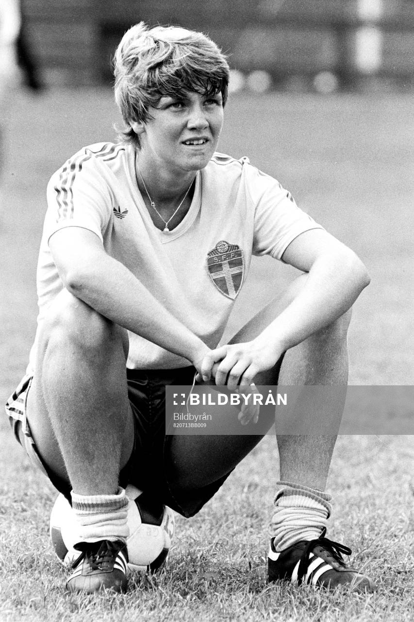 Pia Sundhage, Sverige